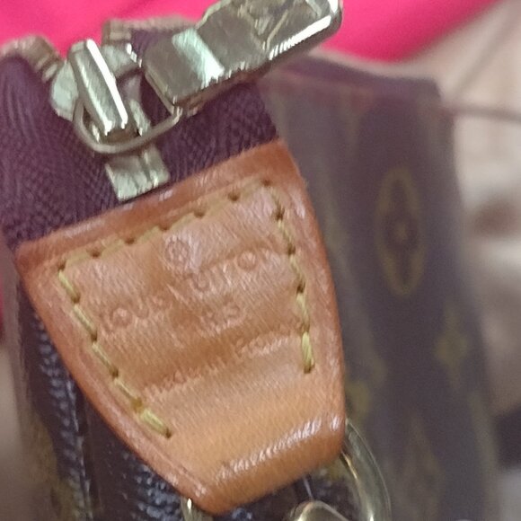 Louis Vuitton Cherries Pochette Accessories π - Picture 13 of 16
